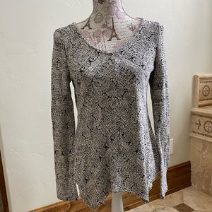 Knox Rose V-Neck Sweater